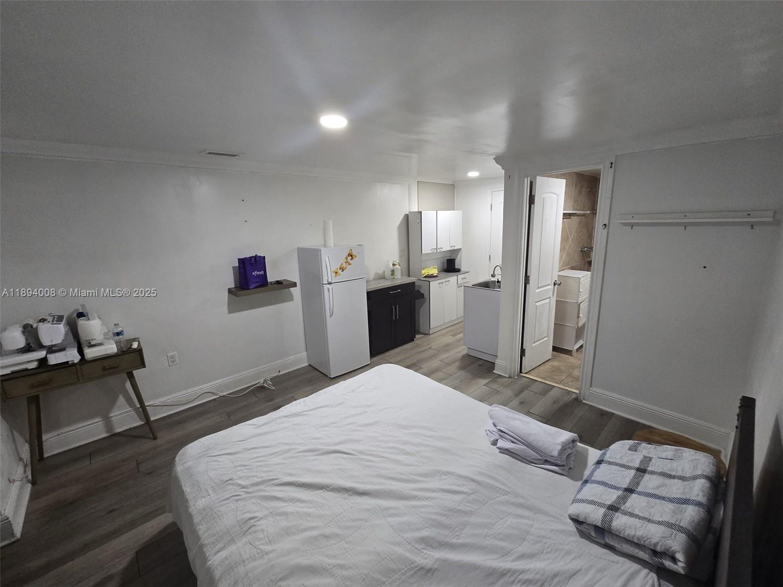 MELROSE HEIGHTS - Residential Lease