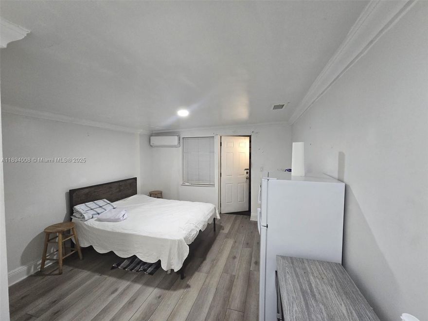 GREAT STUDIO 1/1 WILL UTILITIES CLOSE TO AIRPORT.
