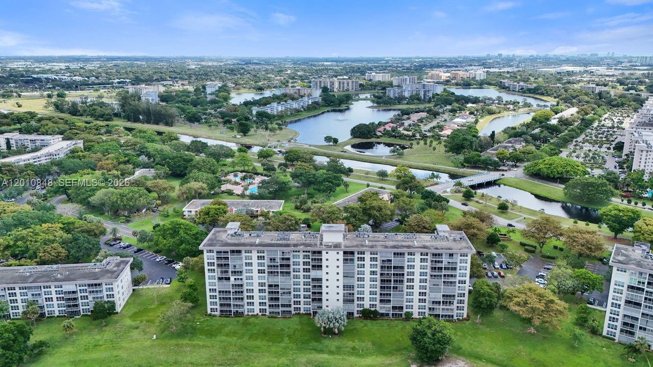 NO 61 Palm-Aire Country Cl - Residential