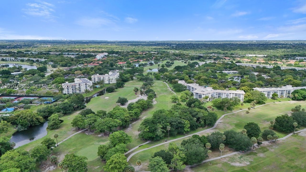575 Oaks Ln 508, Pompano Beach FL 33069