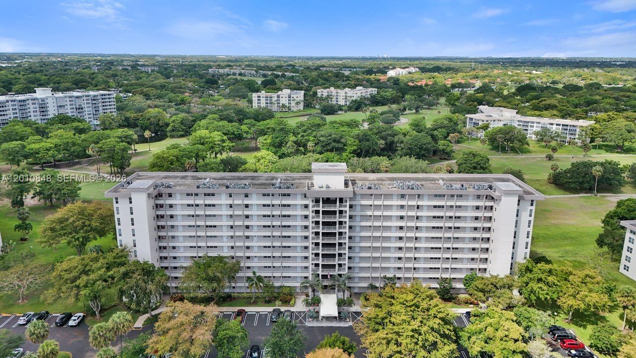 NO 61 Palm-Aire Country Cl - Residential