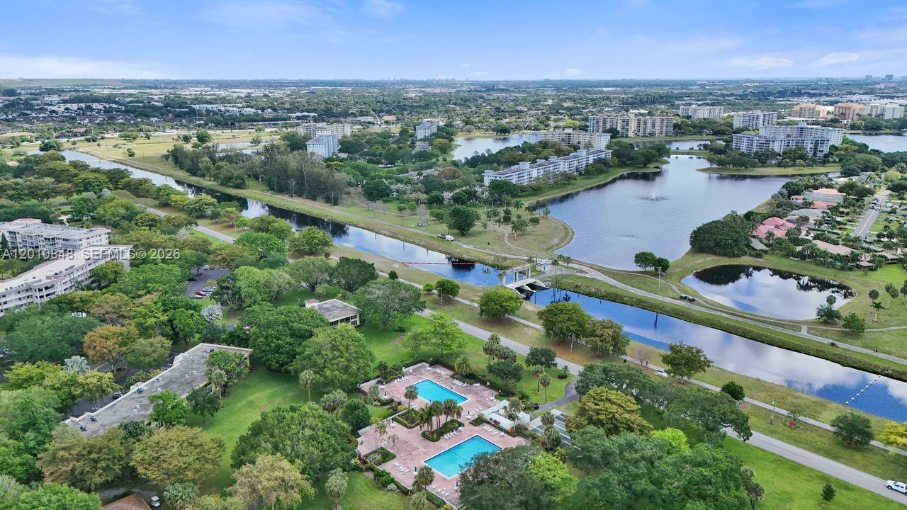 NO 61 Palm-Aire Country Cl - Residential