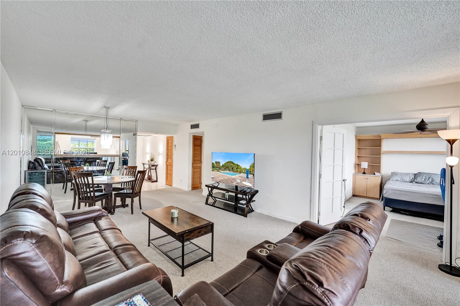 NO 61 Palm-Aire Country Cl - Residential