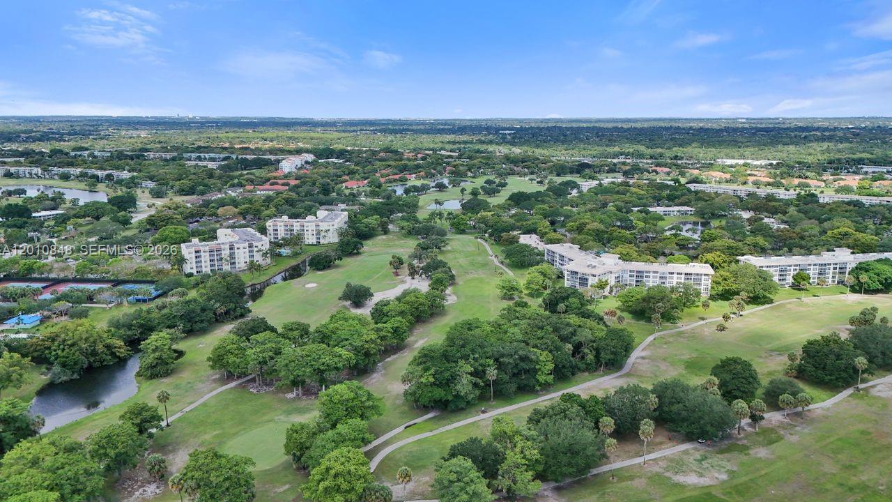 NO 61 Palm-Aire Country Cl - Residential