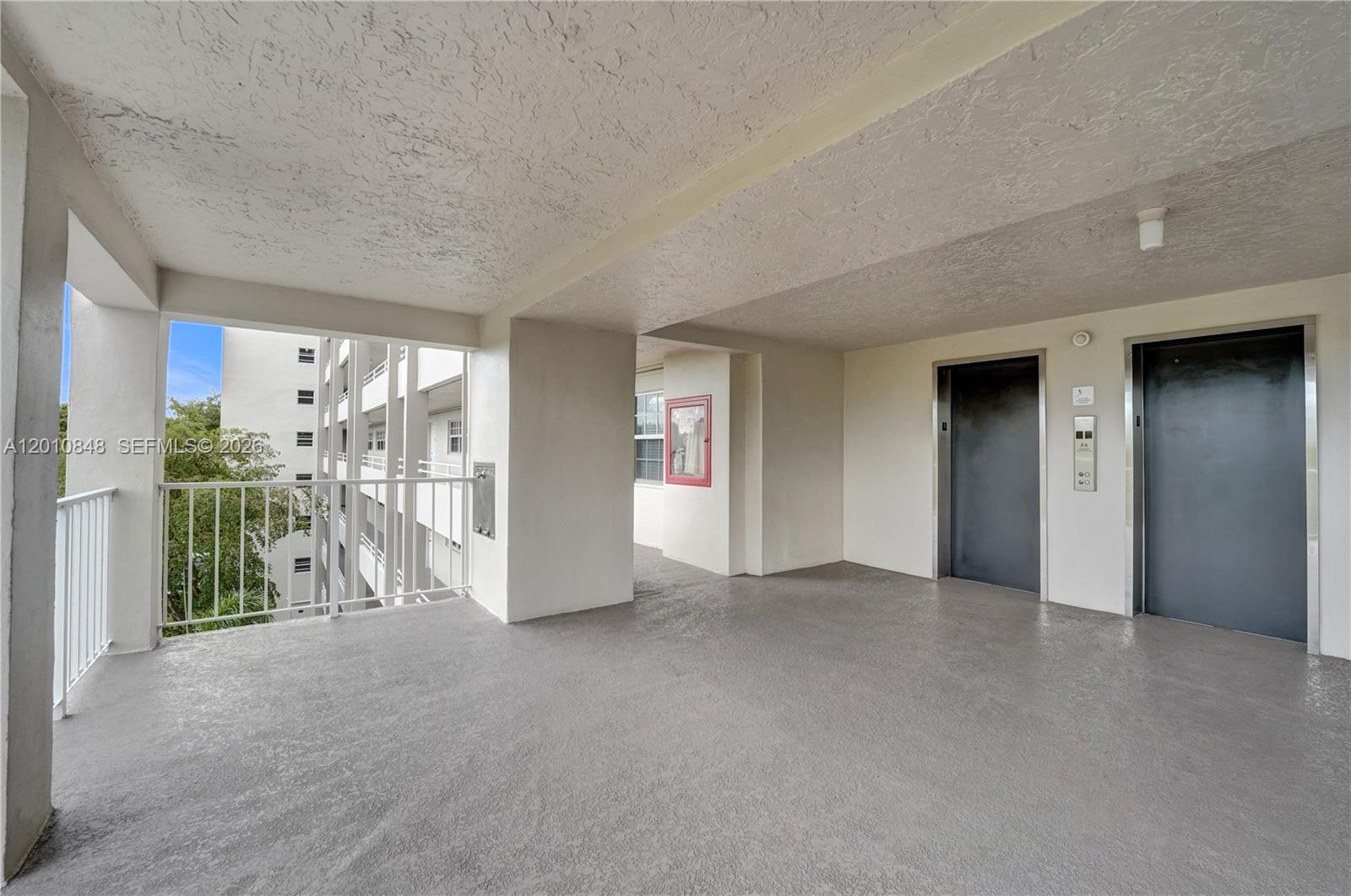NO 61 Palm-Aire Country Cl - Residential