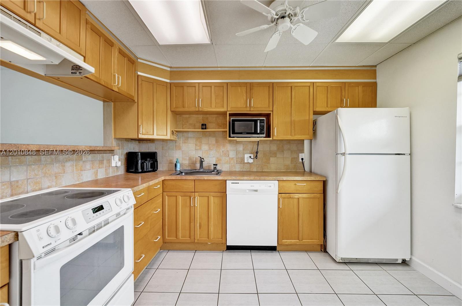 NO 61 Palm-Aire Country Cl - Residential