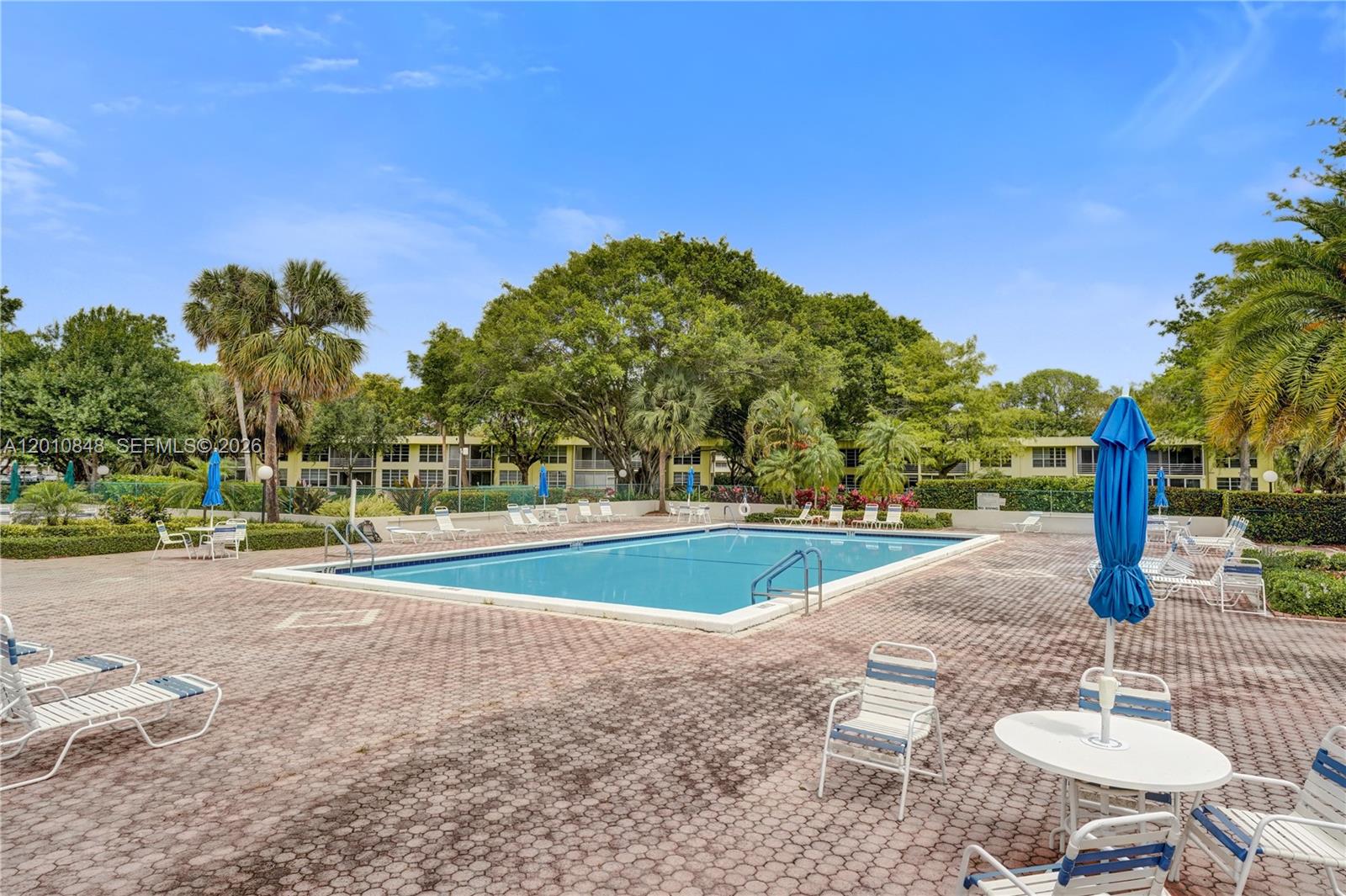 NO 61 Palm-Aire Country Cl - Residential
