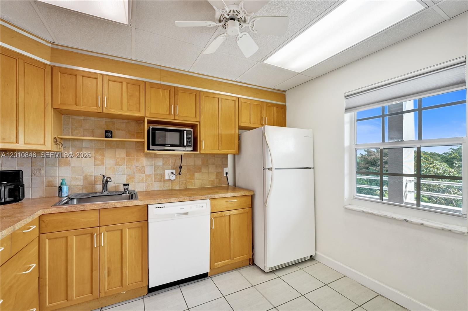 NO 61 Palm-Aire Country Cl - Residential