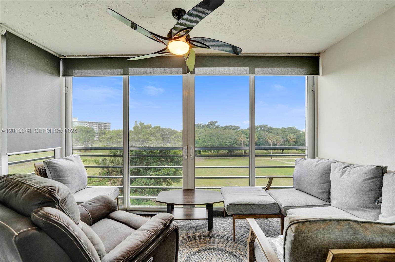 NO 61 Palm-Aire Country Cl - Residential