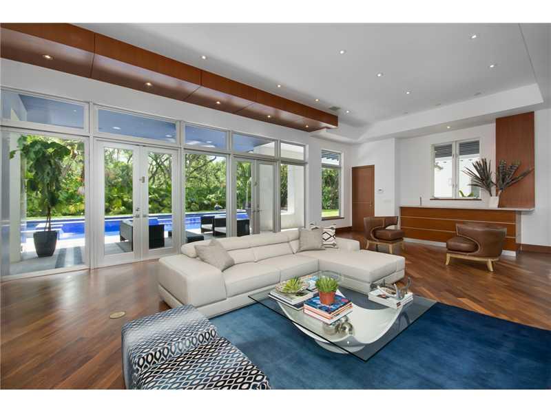 31 54 41   .90 AC KINGSLE - Residential