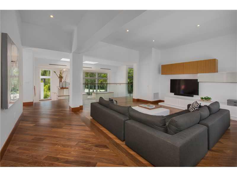 31 54 41   .90 AC KINGSLE - Residential