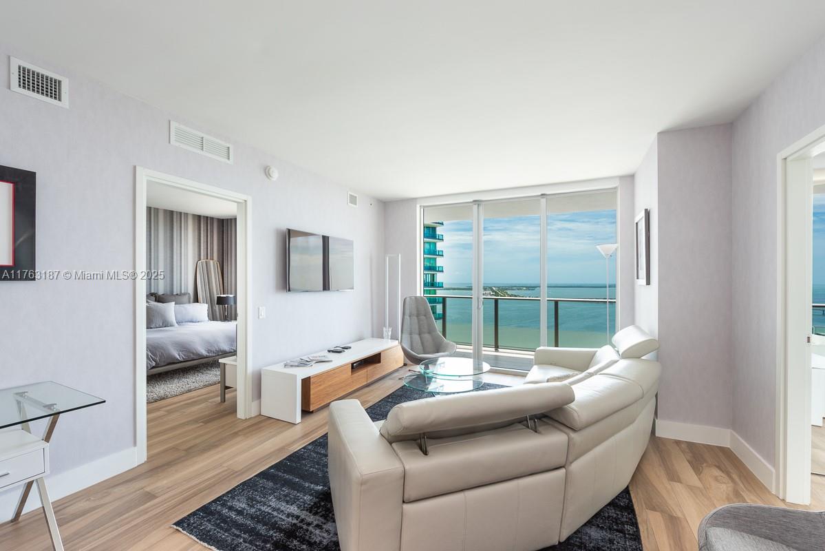 1300 Brickell Bay Dr 3205