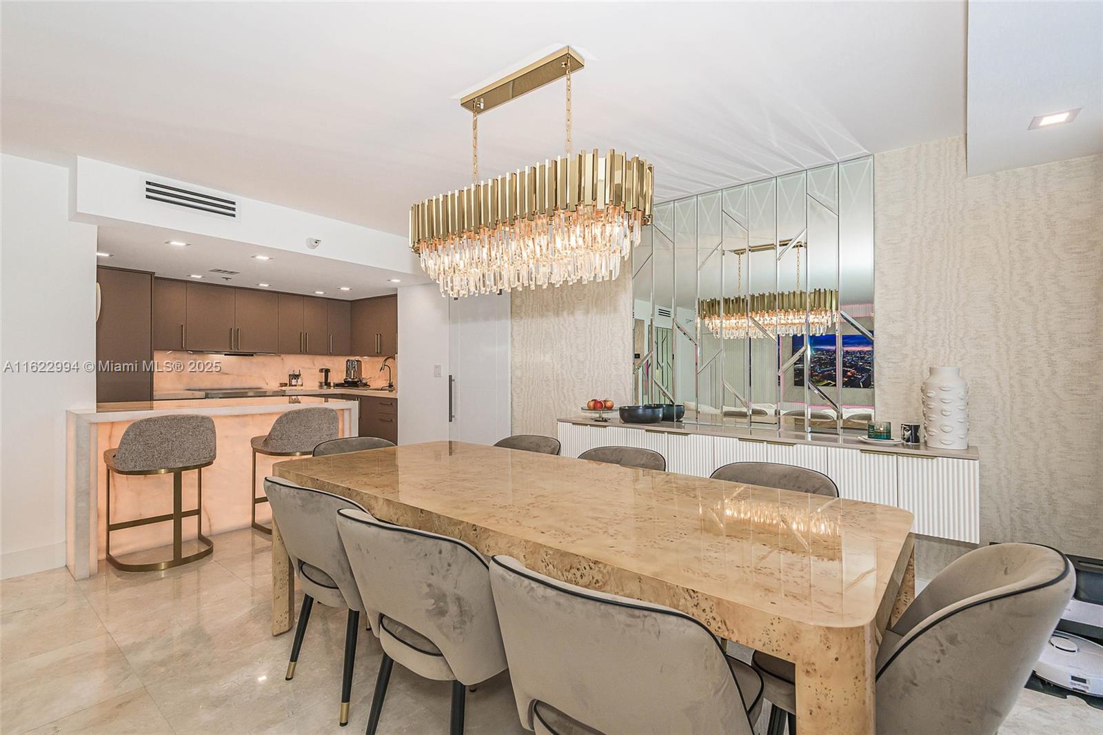 ATLANTIS ON BRICKELL COND - Residential