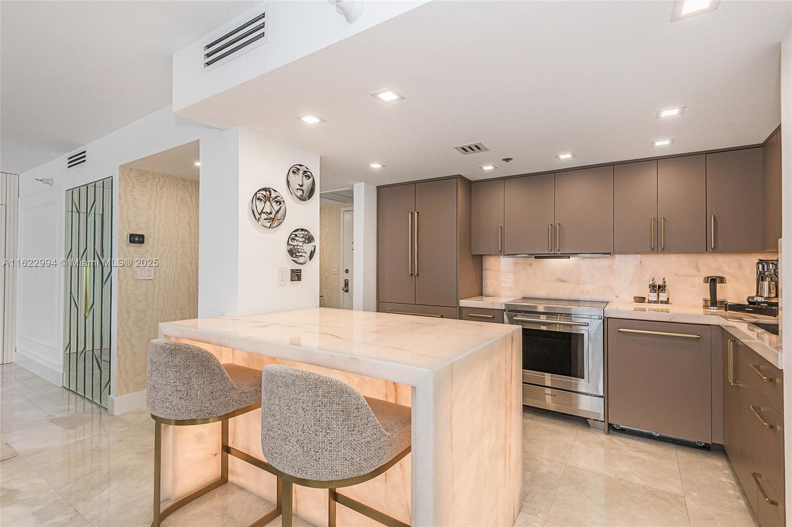 ATLANTIS ON BRICKELL COND - Residential