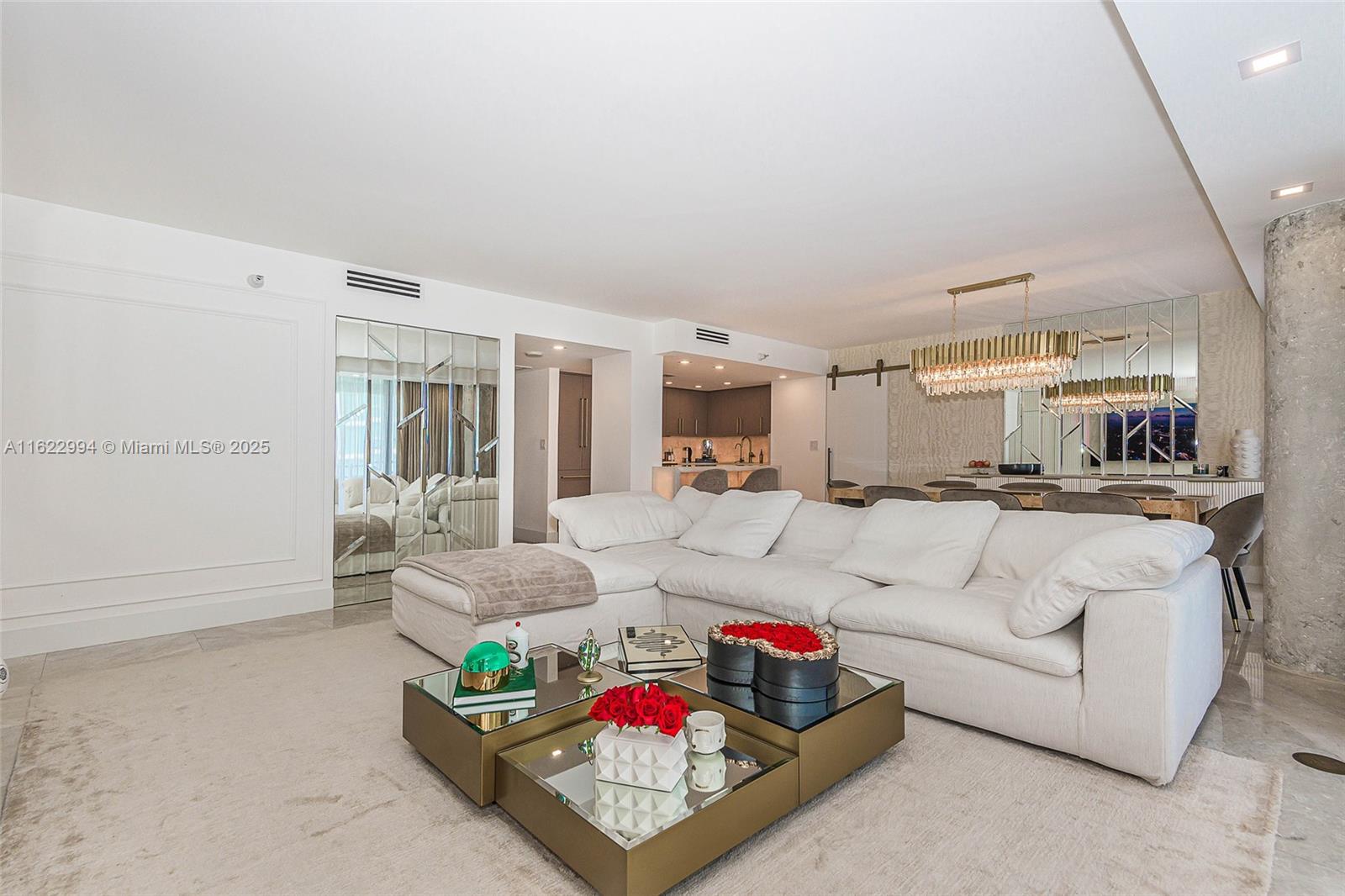 ATLANTIS ON BRICKELL COND - Residential