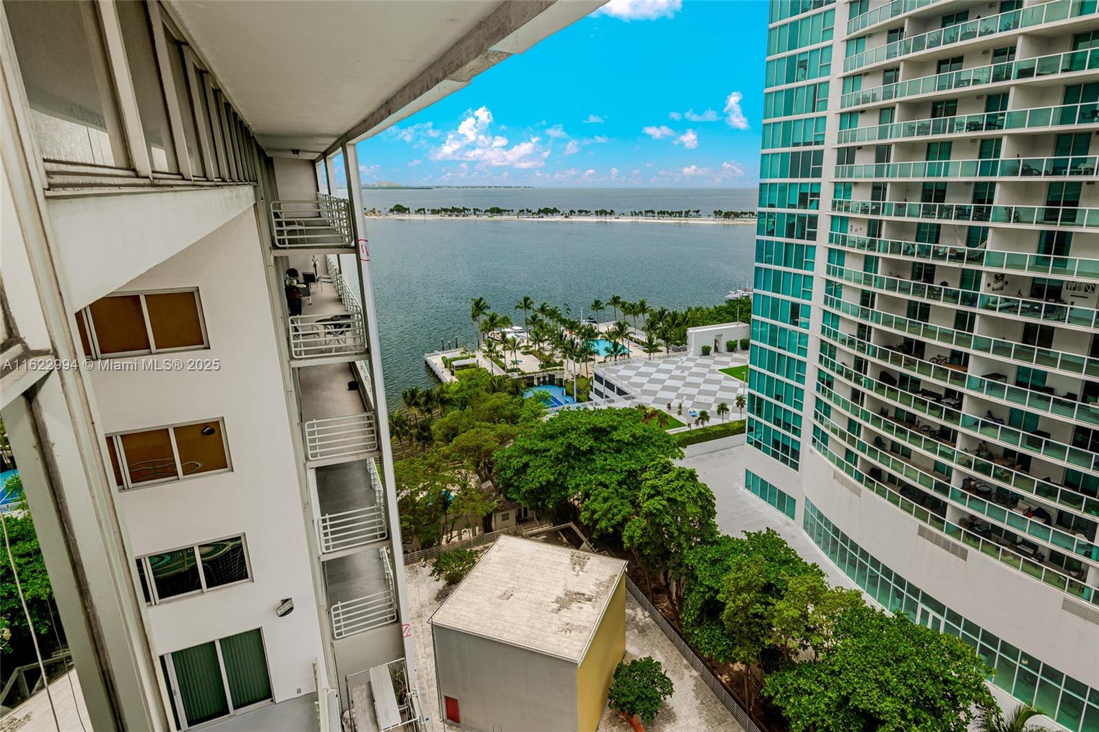 ATLANTIS ON BRICKELL COND - Residential