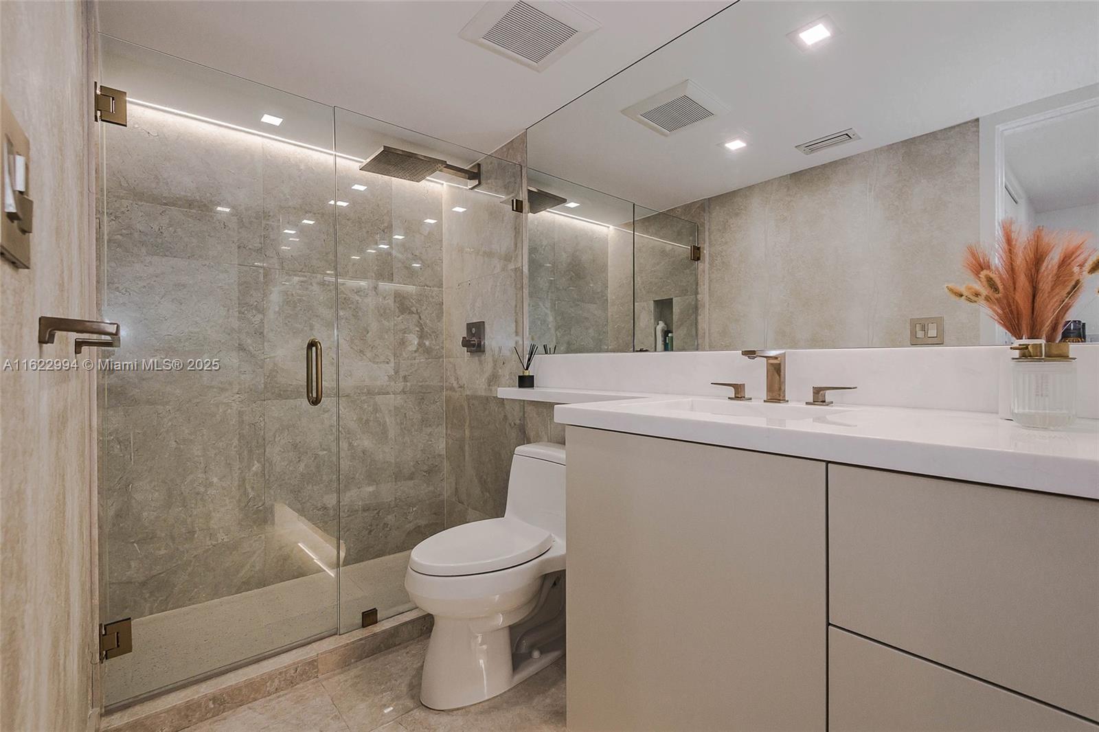 ATLANTIS ON BRICKELL COND - Residential