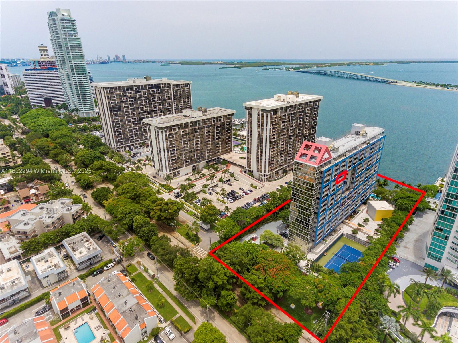 ATLANTIS ON BRICKELL COND - Residential