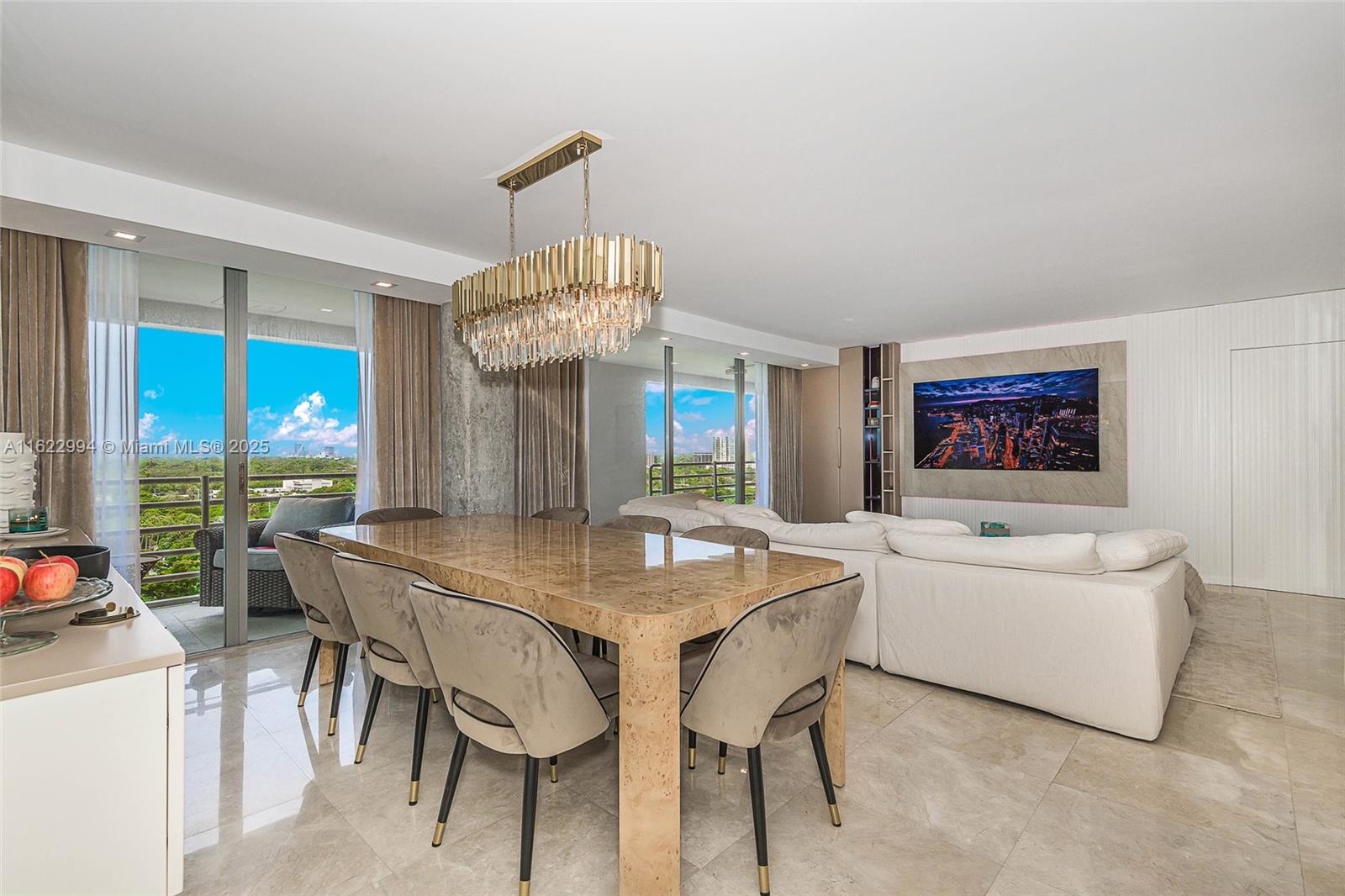 ATLANTIS ON BRICKELL COND - Residential