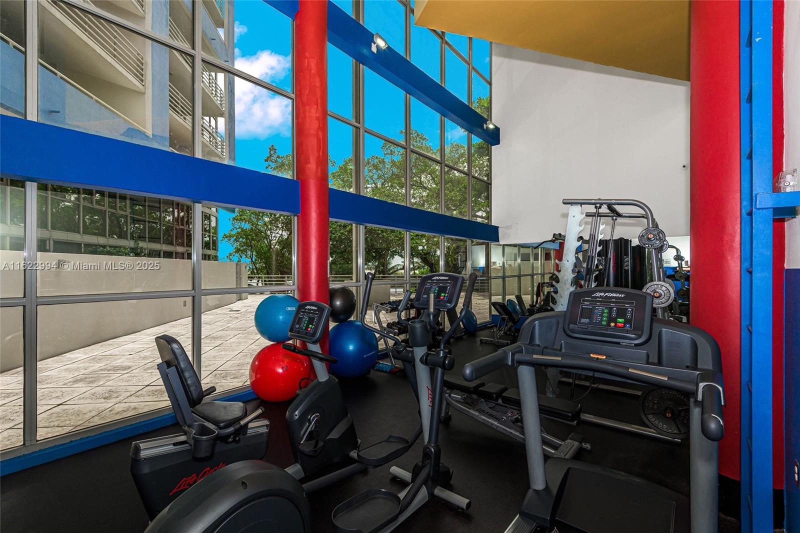 ATLANTIS ON BRICKELL COND - Residential