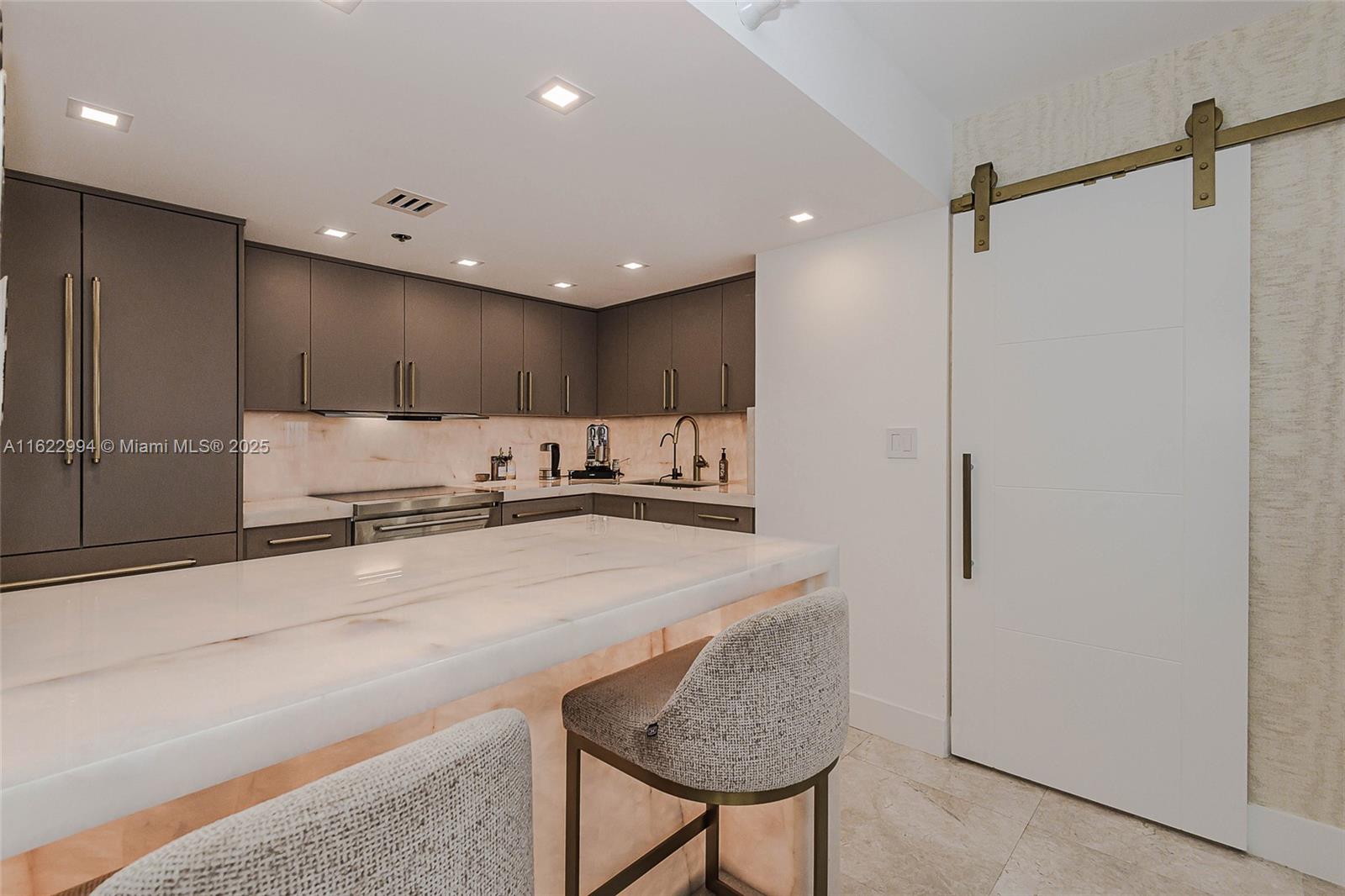 ATLANTIS ON BRICKELL COND - Residential