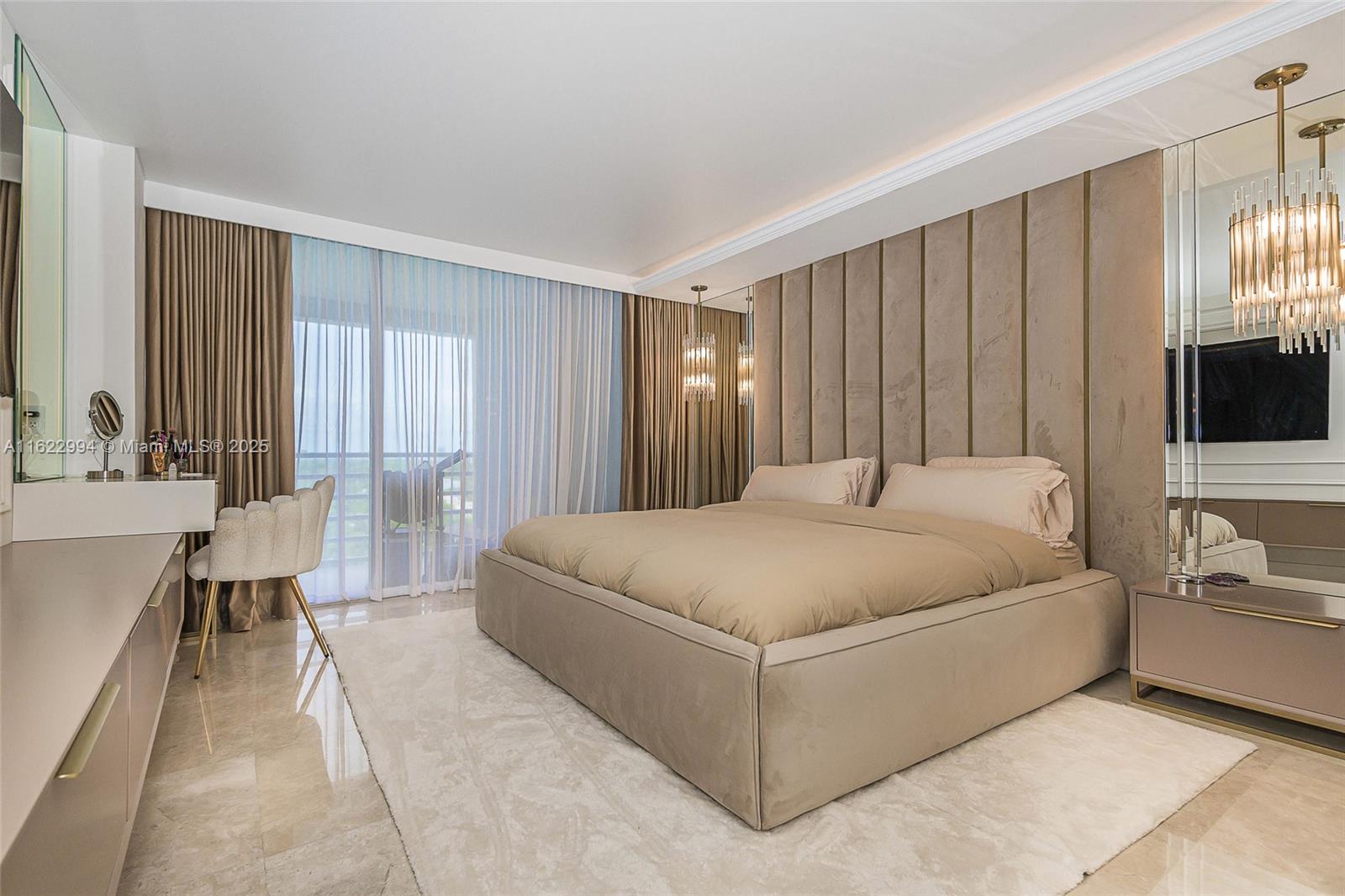 ATLANTIS ON BRICKELL COND - Residential