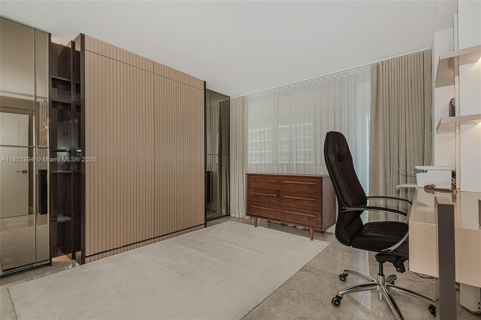 ATLANTIS ON BRICKELL COND - Residential