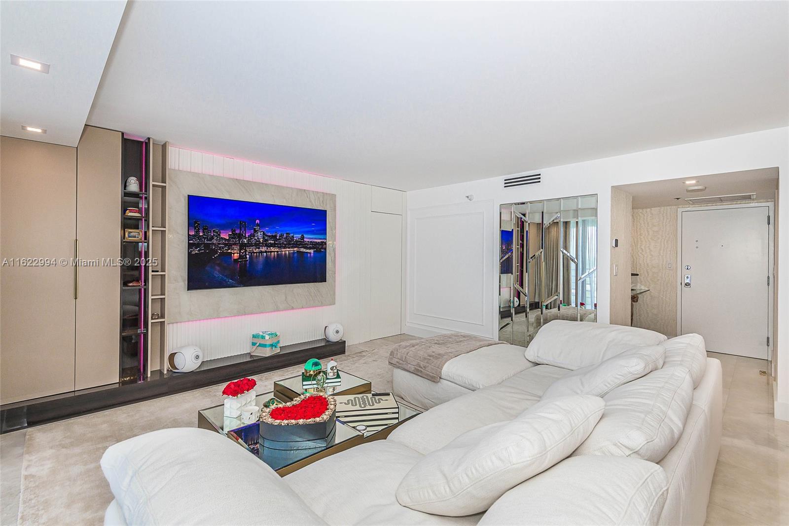 ATLANTIS ON BRICKELL COND - Residential