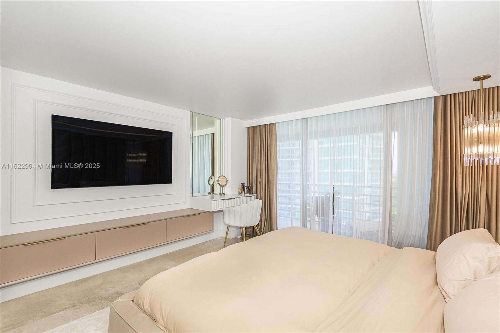 ATLANTIS ON BRICKELL COND - Residential