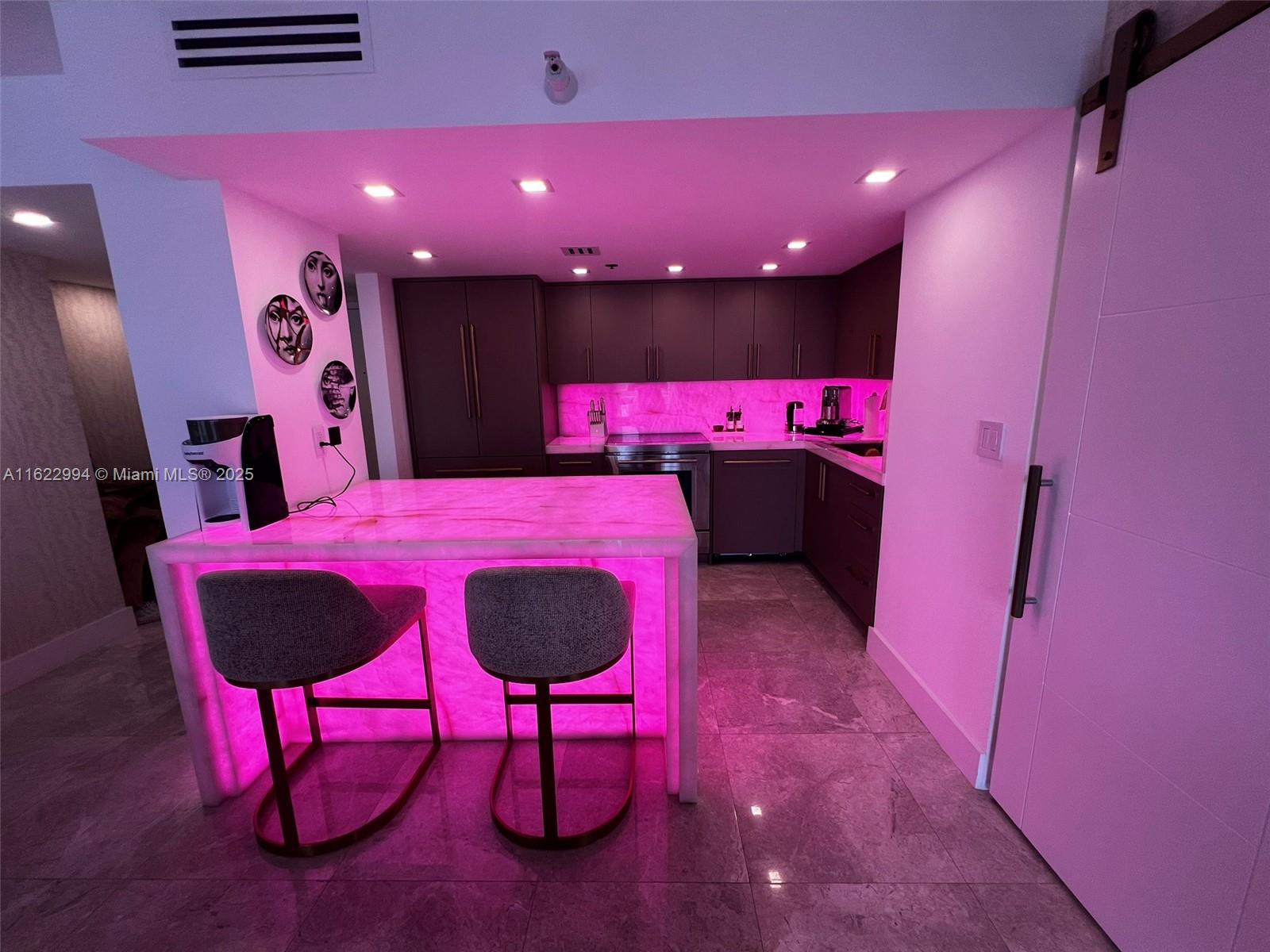 ATLANTIS ON BRICKELL COND - Residential
