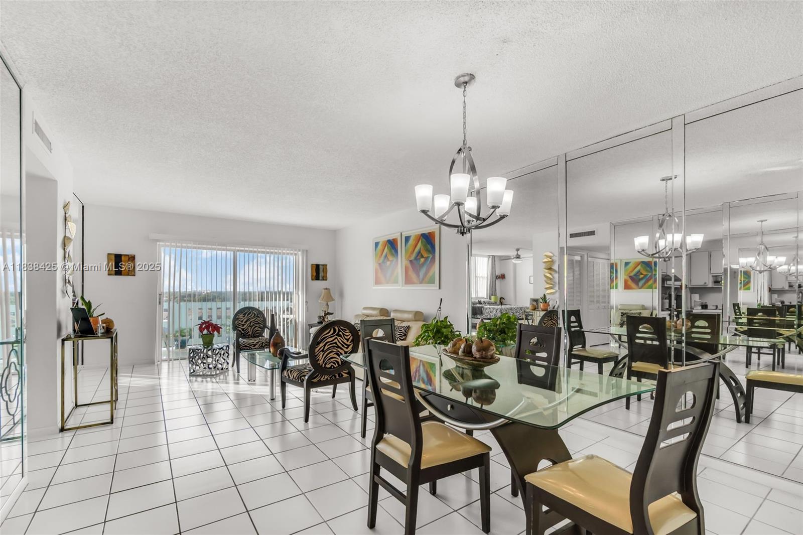4001 Hillcrest Dr 812, Hollywood, FL, 33021/$200,000 4 4001 Hillcrest Dr 812