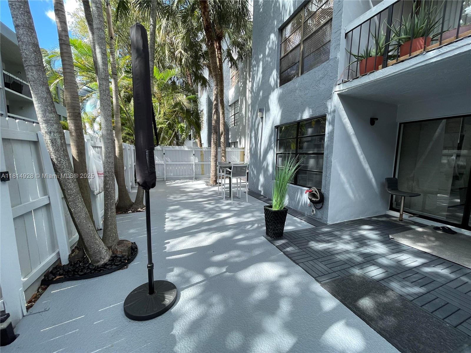 VILLA GRANDE CONDO - Residential