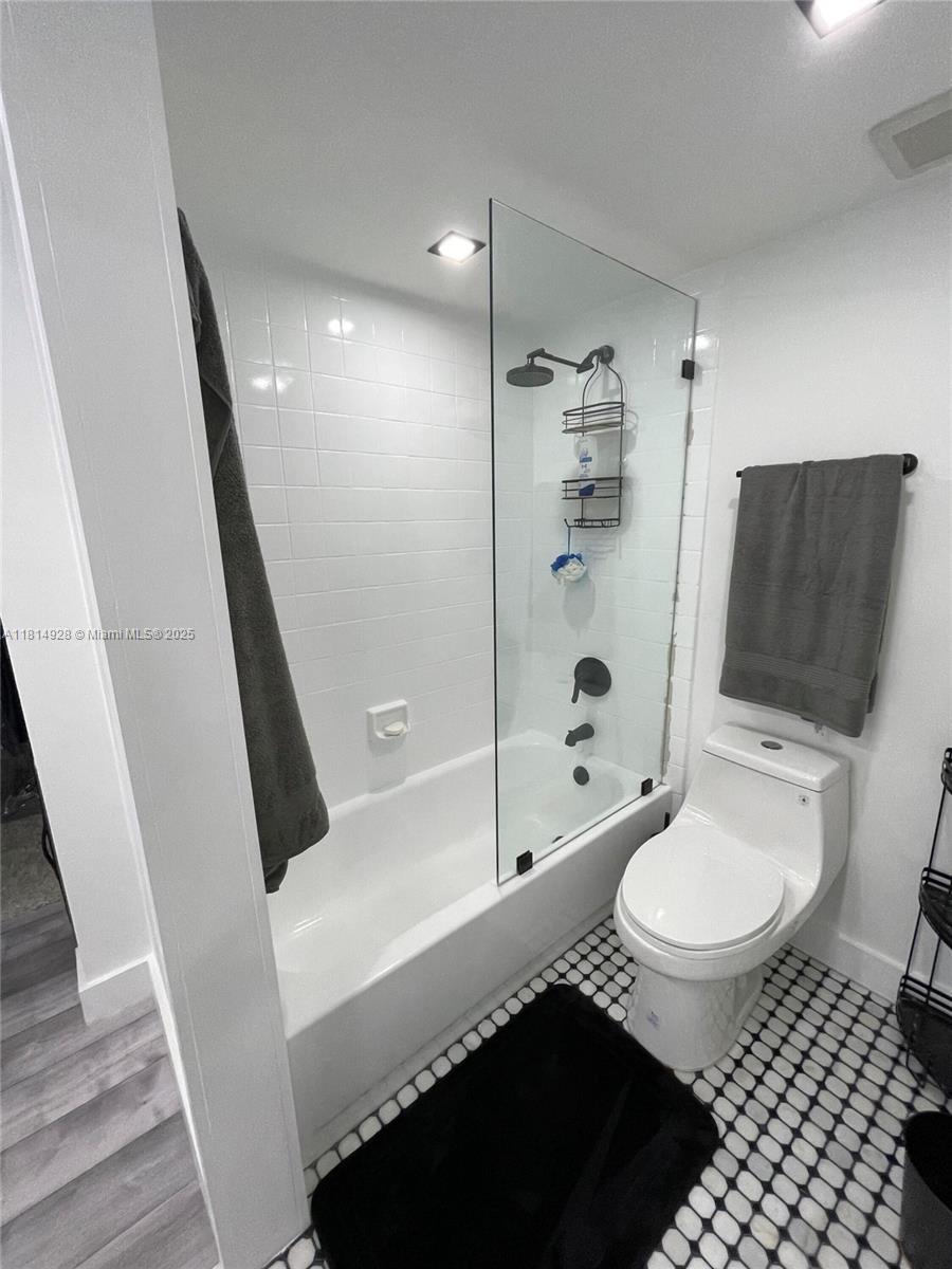 VILLA GRANDE CONDO - Residential