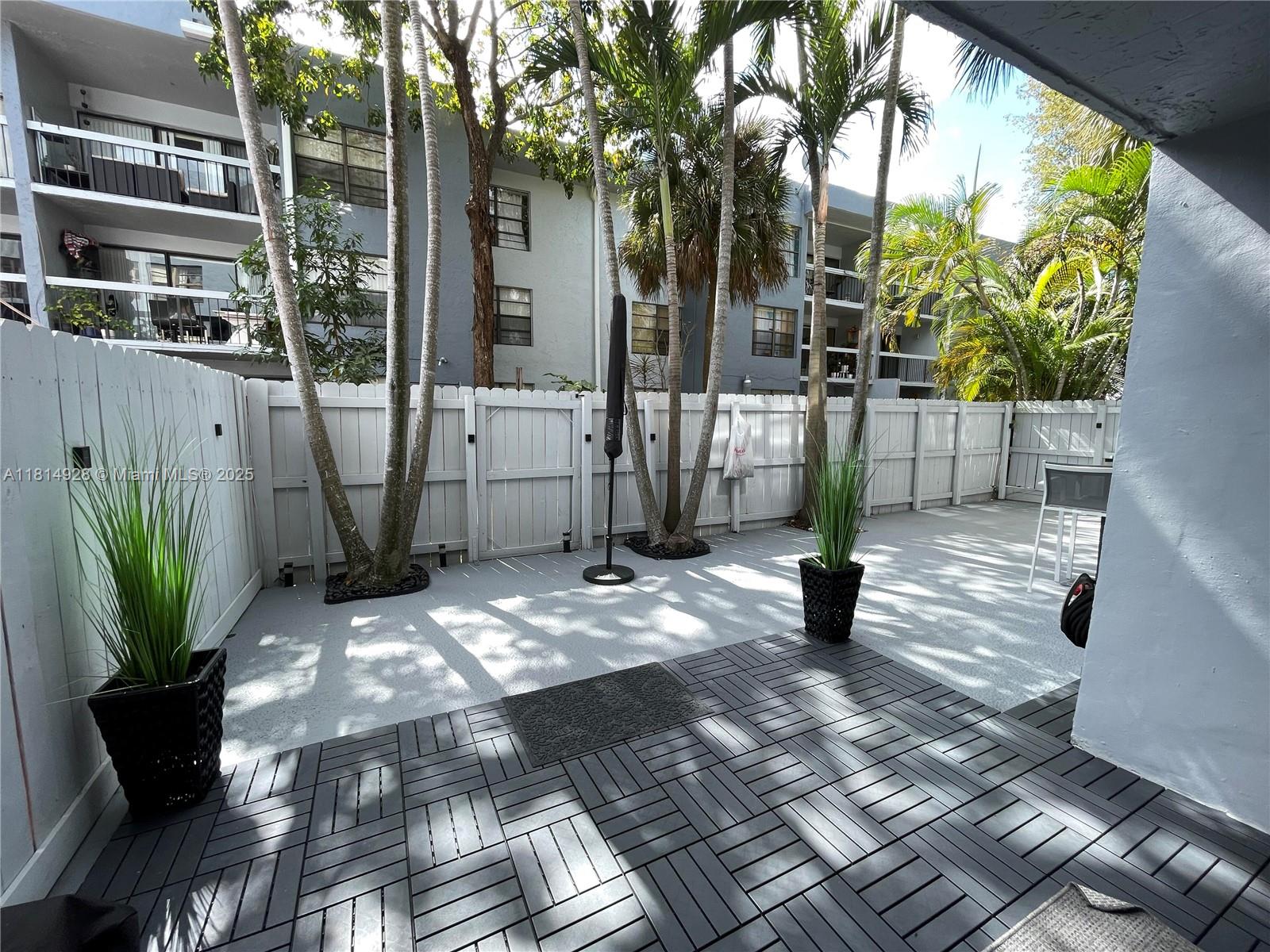 VILLA GRANDE CONDO - Residential