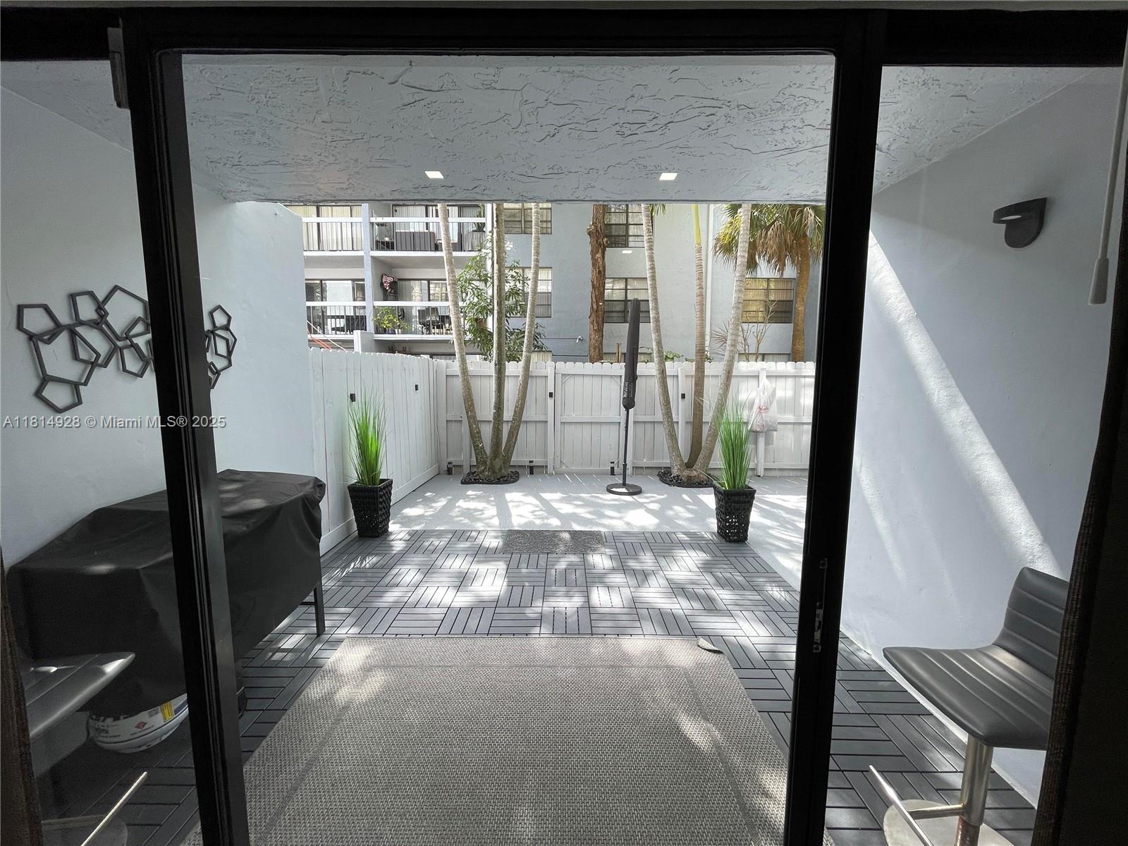 VILLA GRANDE CONDO - Residential
