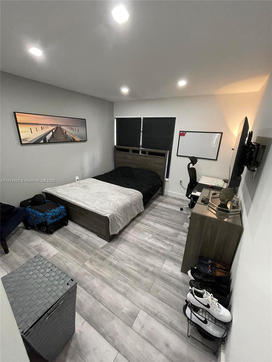 VILLA GRANDE CONDO - Residential