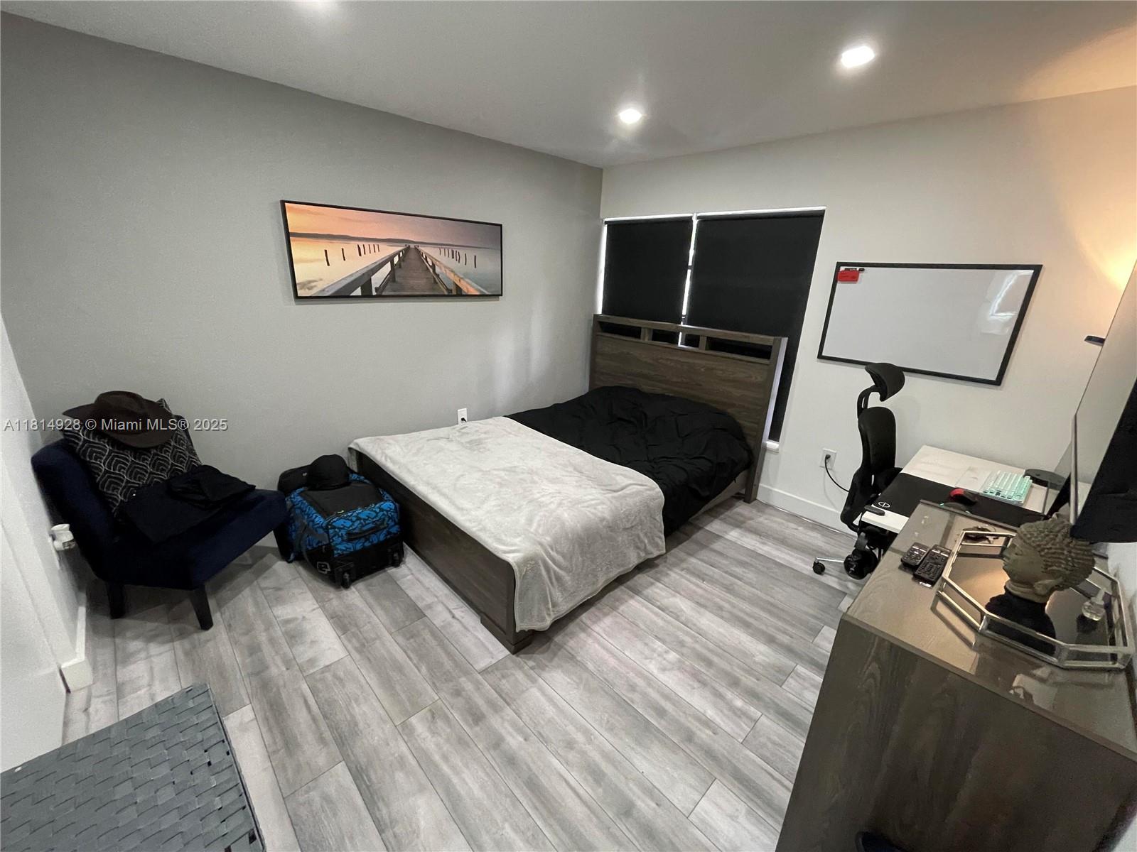 VILLA GRANDE CONDO - Residential