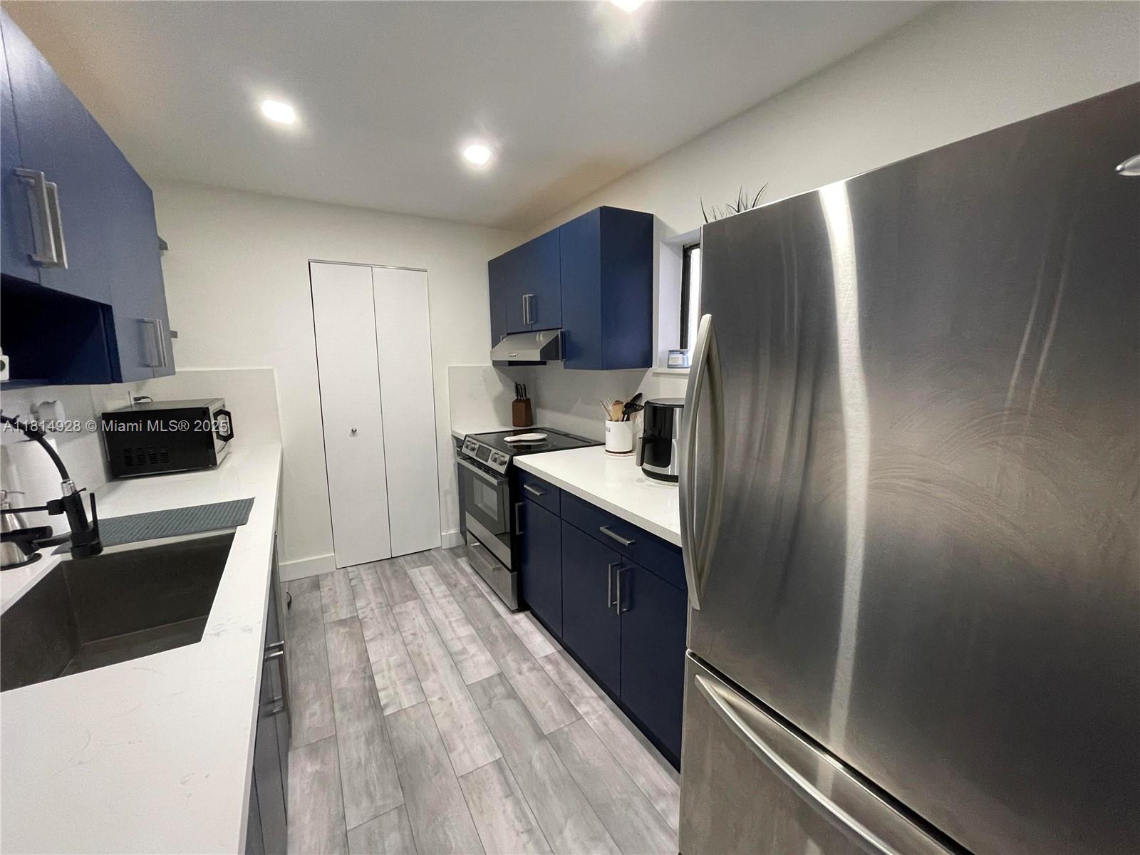 VILLA GRANDE CONDO - Residential