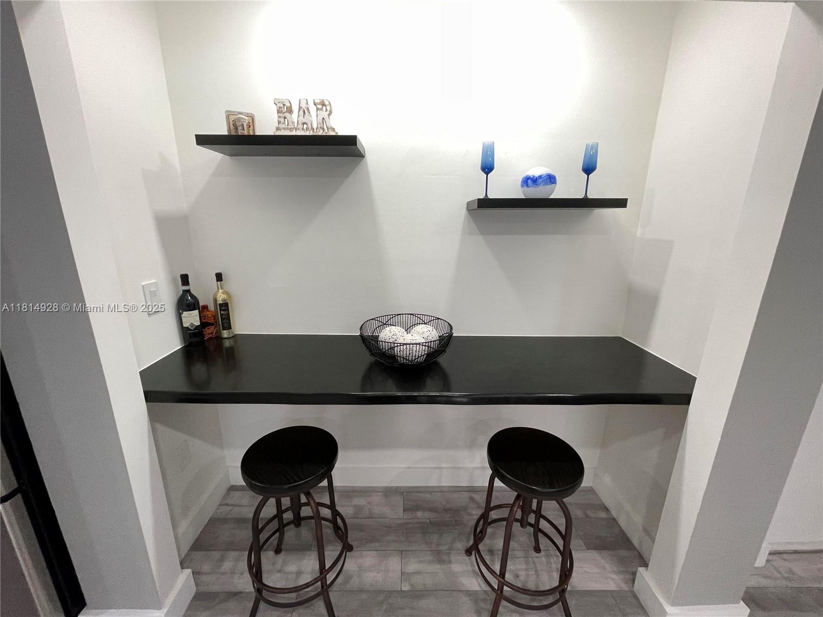 VILLA GRANDE CONDO - Residential