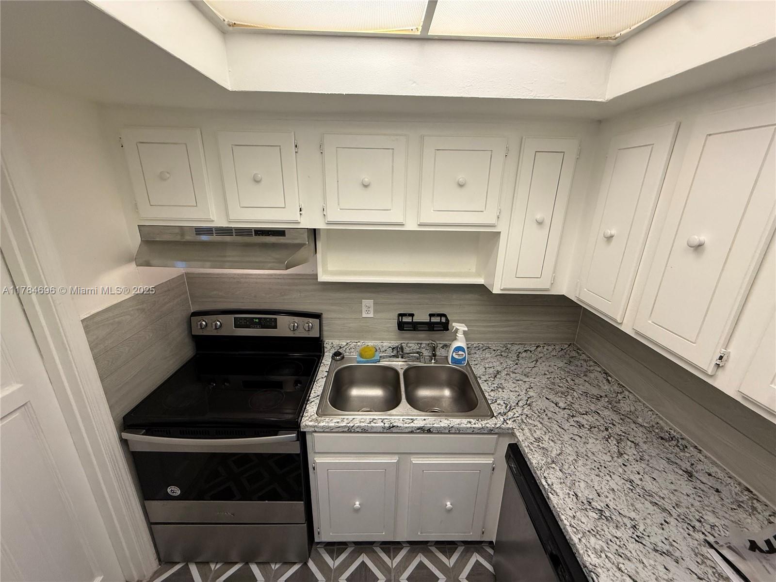 1535 SE 15th St 202