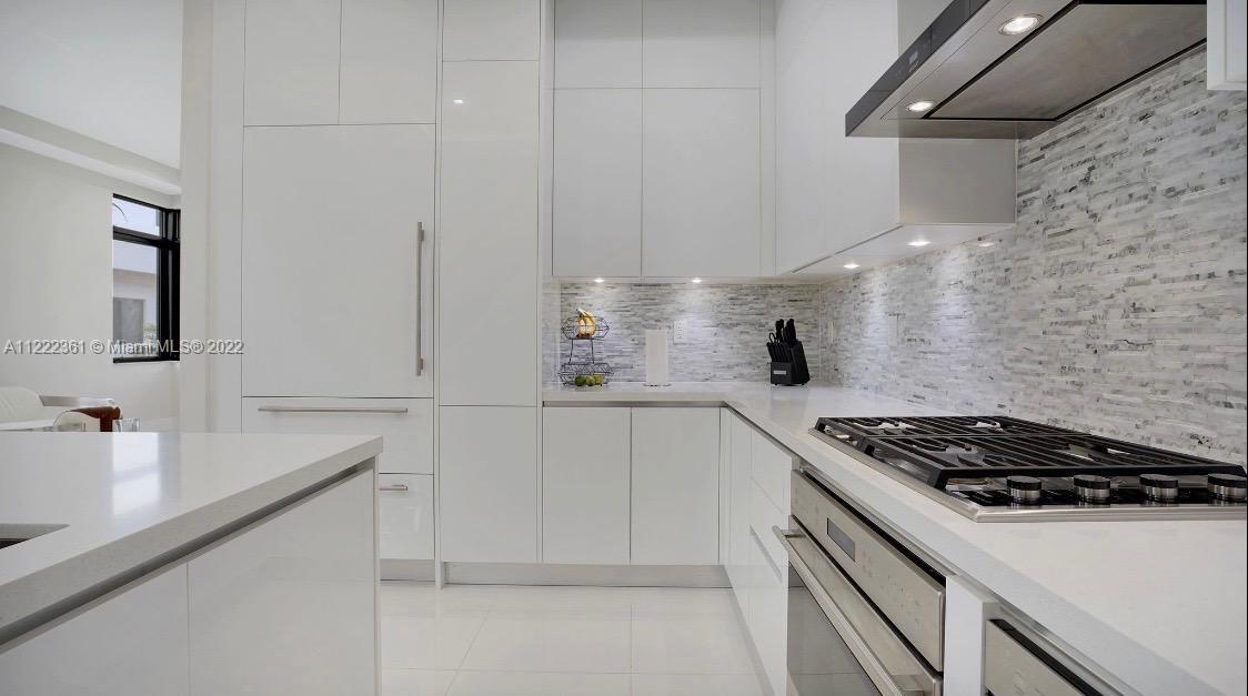 DOWNTOWN DORAL SOUTH PHAS - Residential