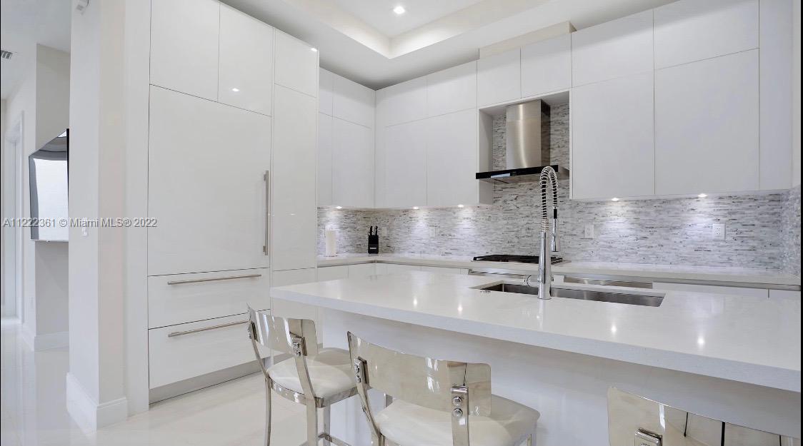 DOWNTOWN DORAL SOUTH PHAS - Residential