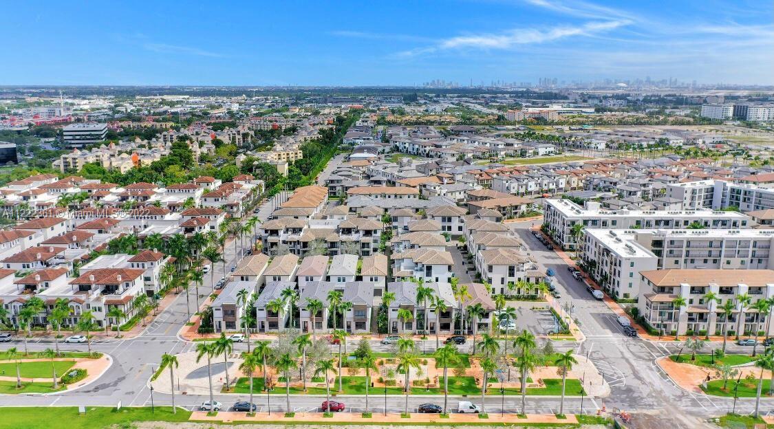 DOWNTOWN DORAL SOUTH PHAS - Residential