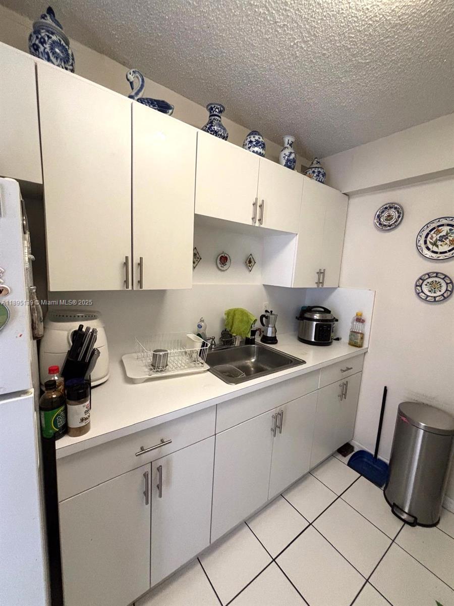 EL PARAISO CONDO - Residential