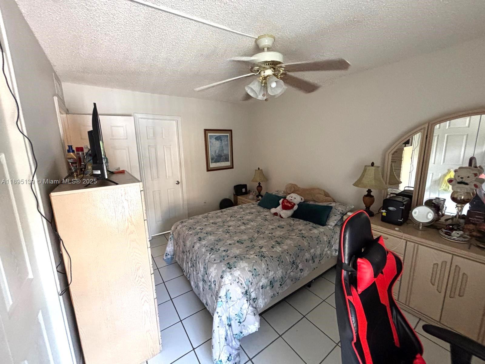 EL PARAISO CONDO - Residential