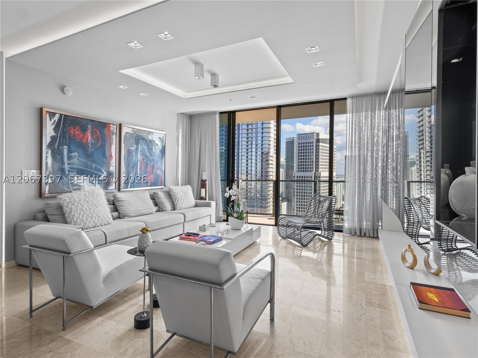 88 SW 7th St 3007