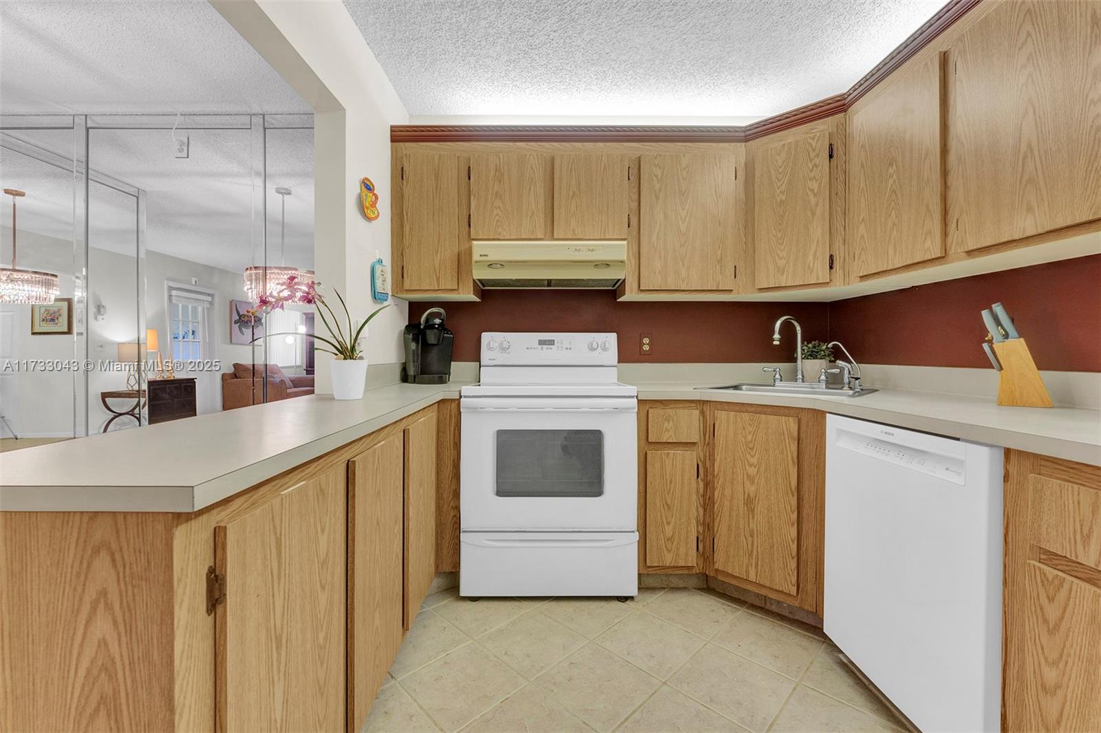 PINE RIDGE SOUTH IV CONDO - Residential Lease