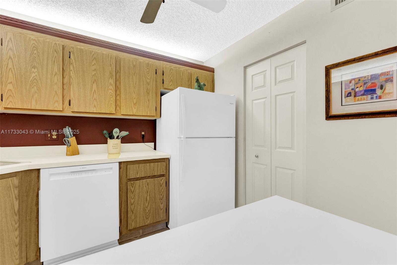 PINE RIDGE SOUTH IV CONDO - Residential Lease