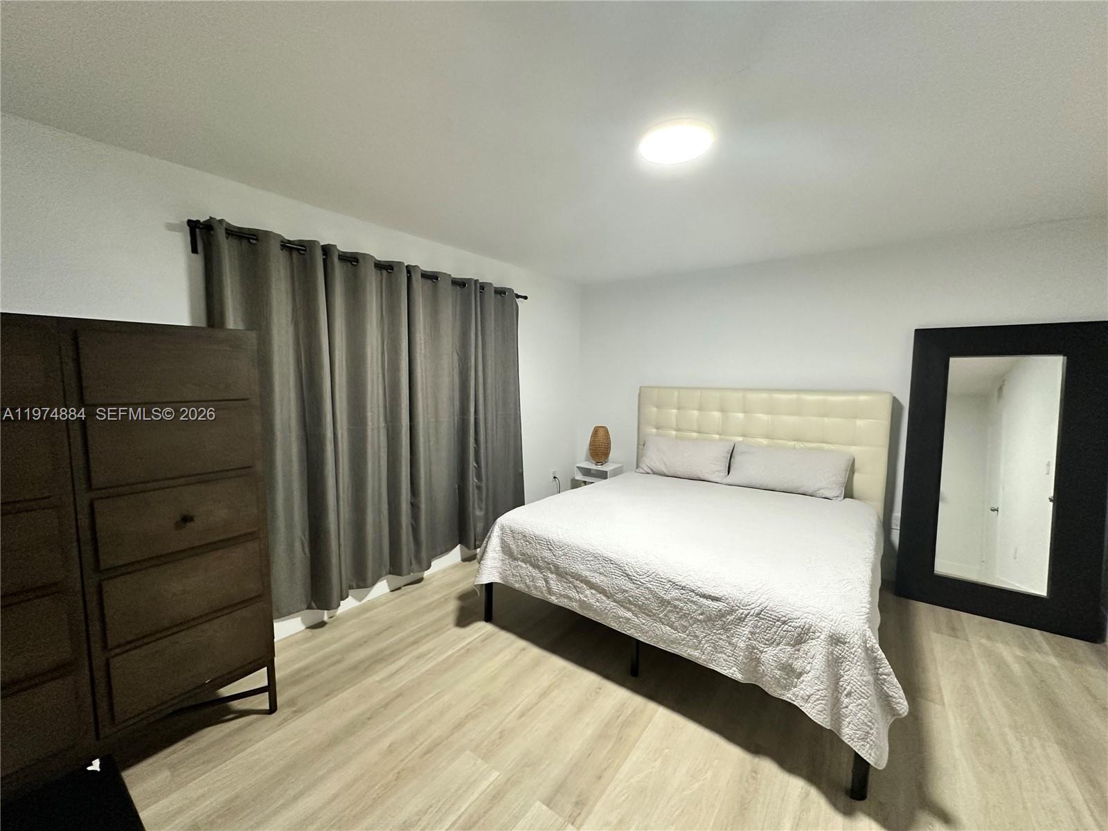 MELROSE PLACE SOUTH CONDO - Residential