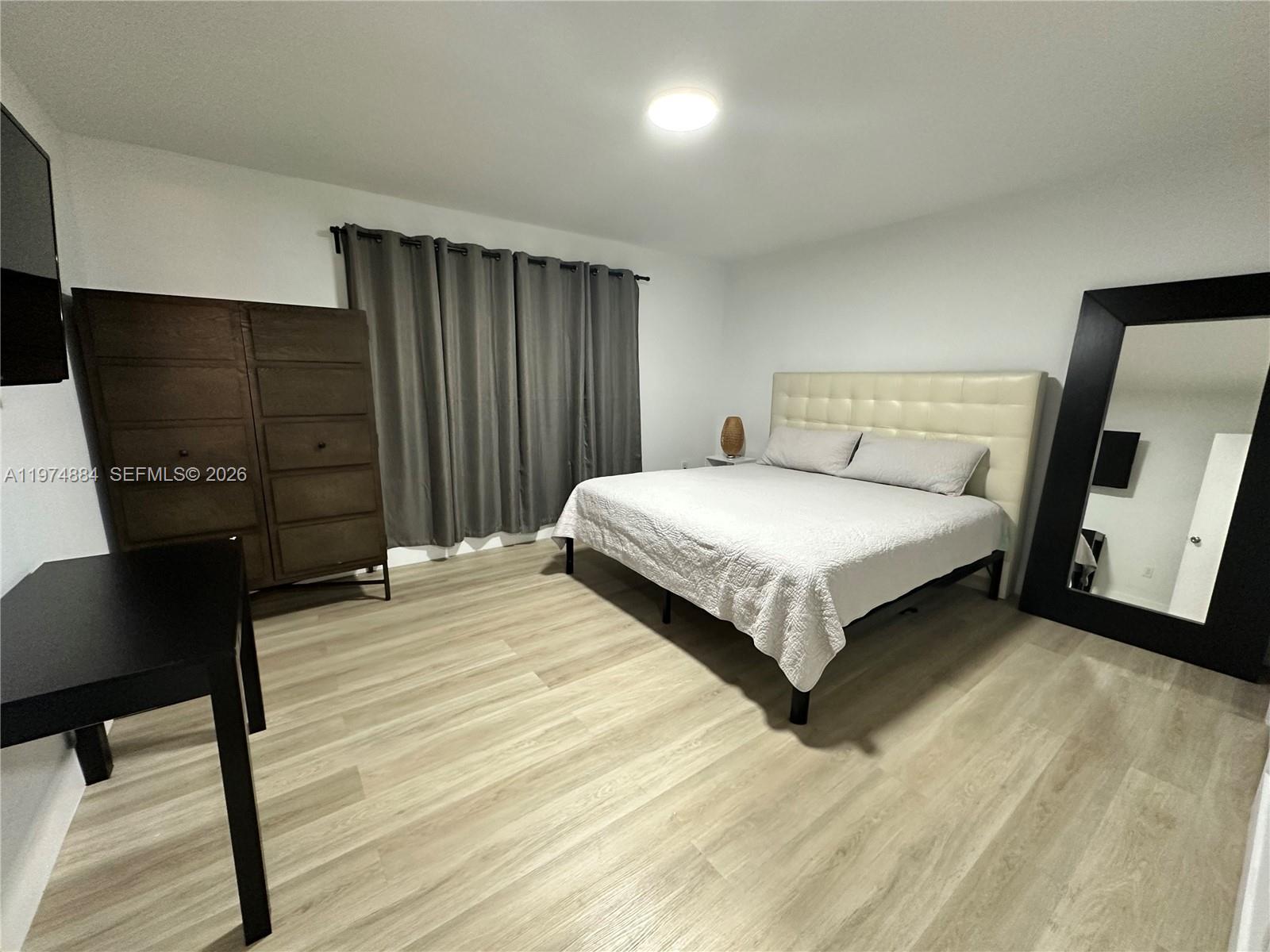 MELROSE PLACE SOUTH CONDO - Residential